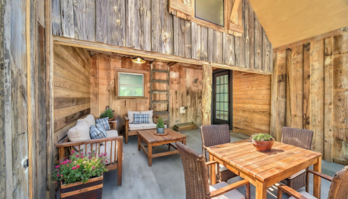 Barn-Inside